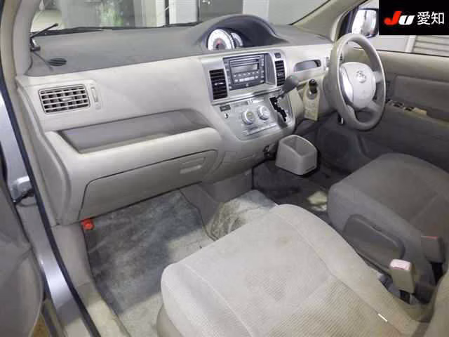 TOYOTA RAUM