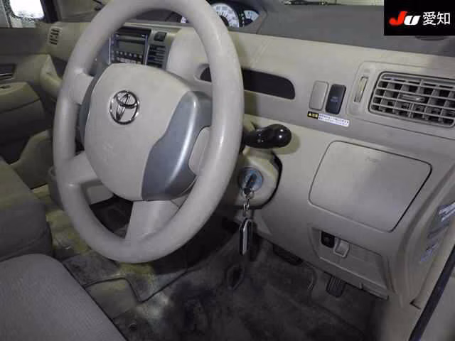 TOYOTA RAUM
