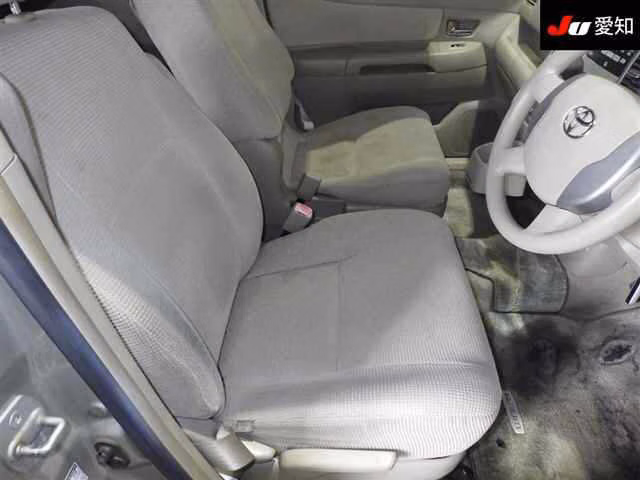TOYOTA RAUM