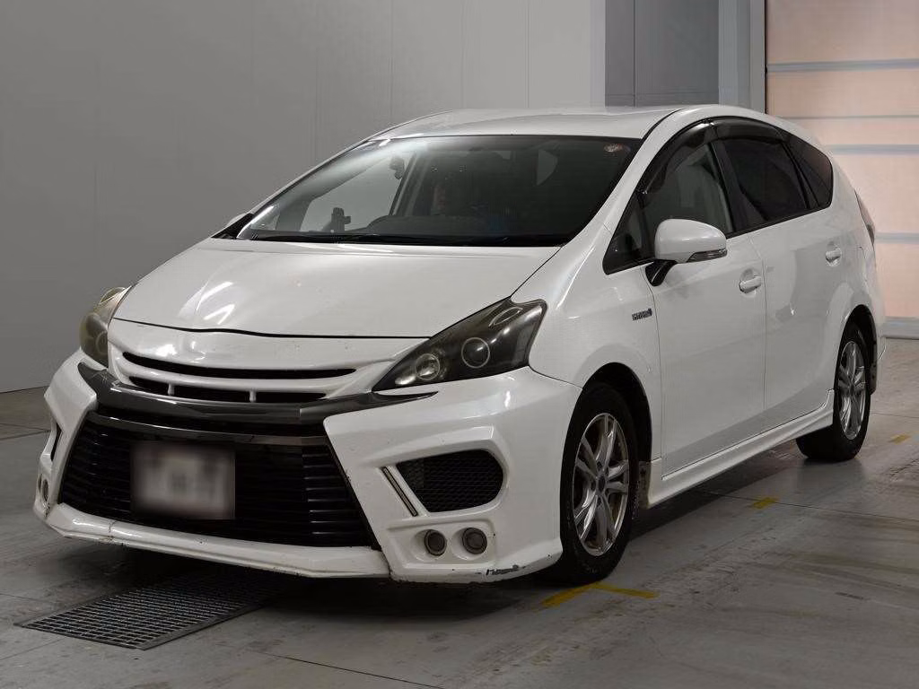 TOYOTA PRIUS ALPHA