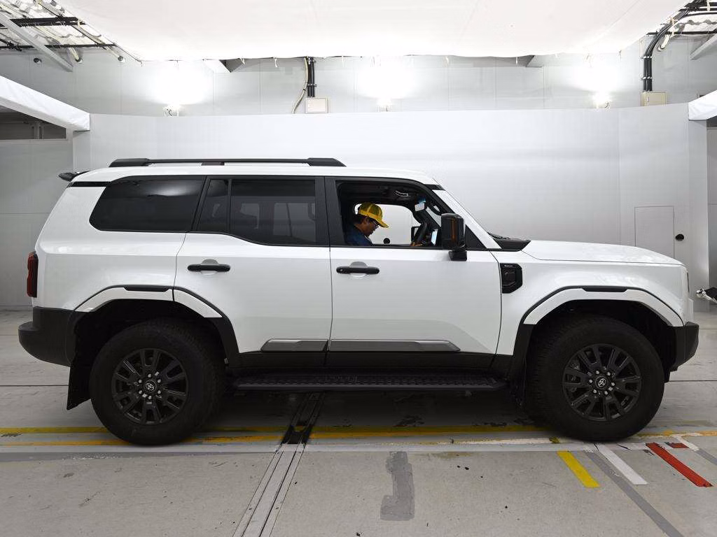 TOYOTA LAND CRUISER PRADO