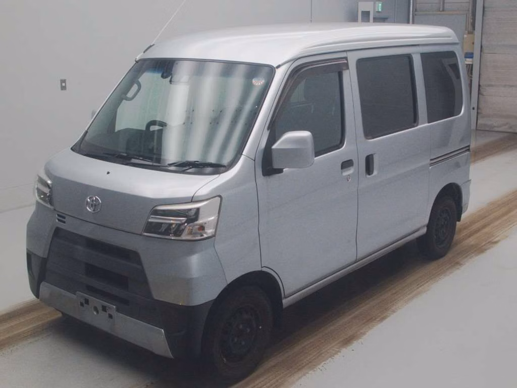 TOYOTA PIXIS VAN