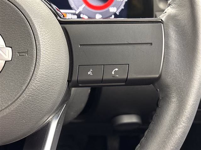Nissan Aura