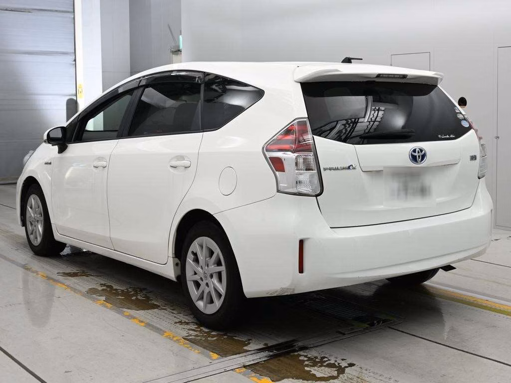 TOYOTA PRIUS ALPHA