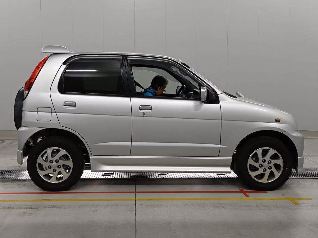 DAIHATSU TERIOS KID