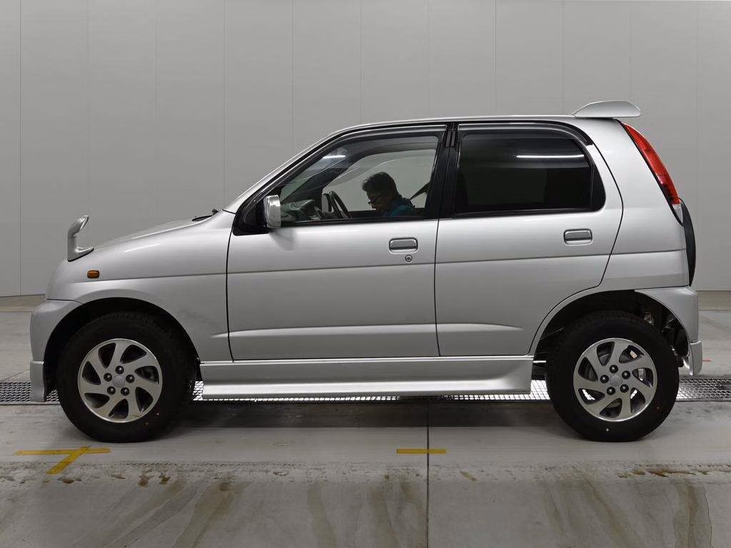 DAIHATSU TERIOS KID