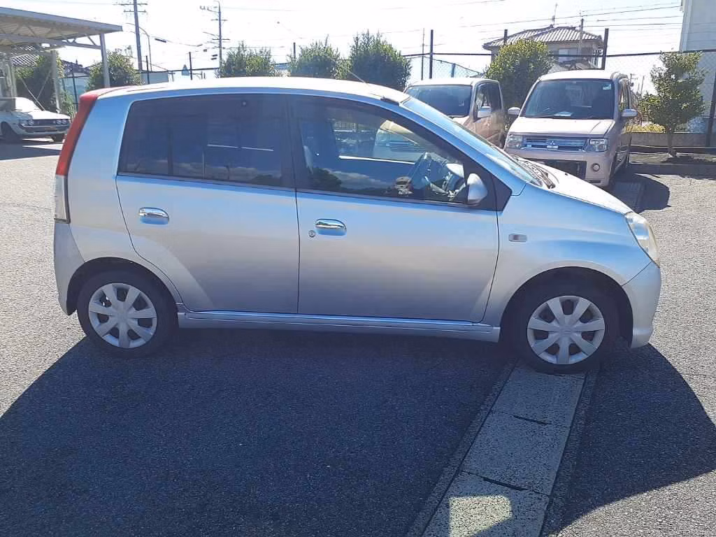 DAIHATSU MIRA AVY