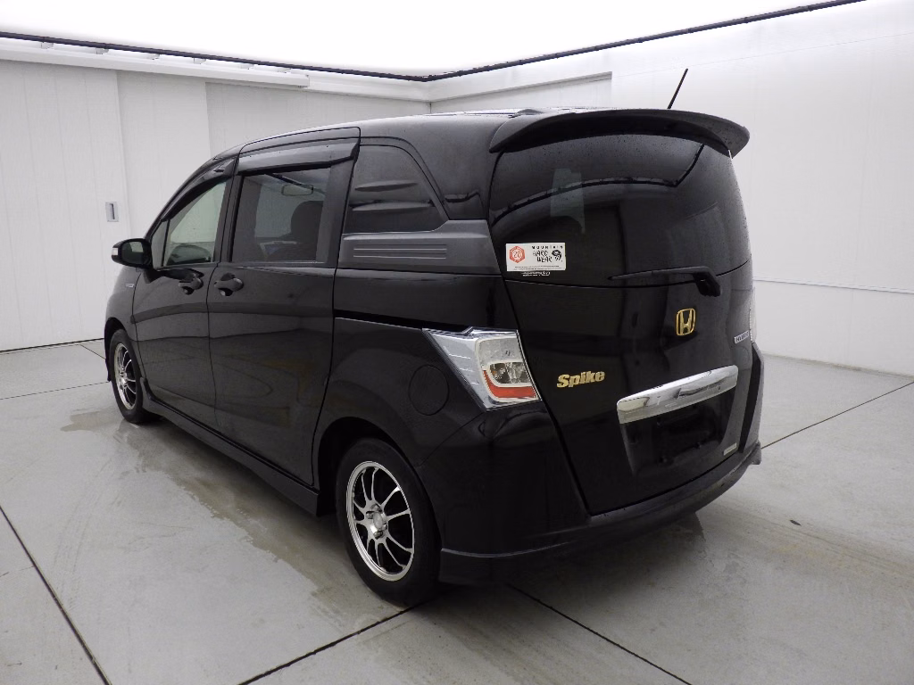 HONDA FREED SPIKE