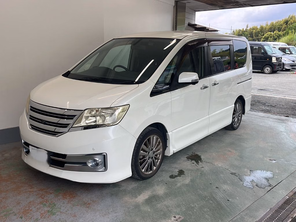 NISSAN SERENA