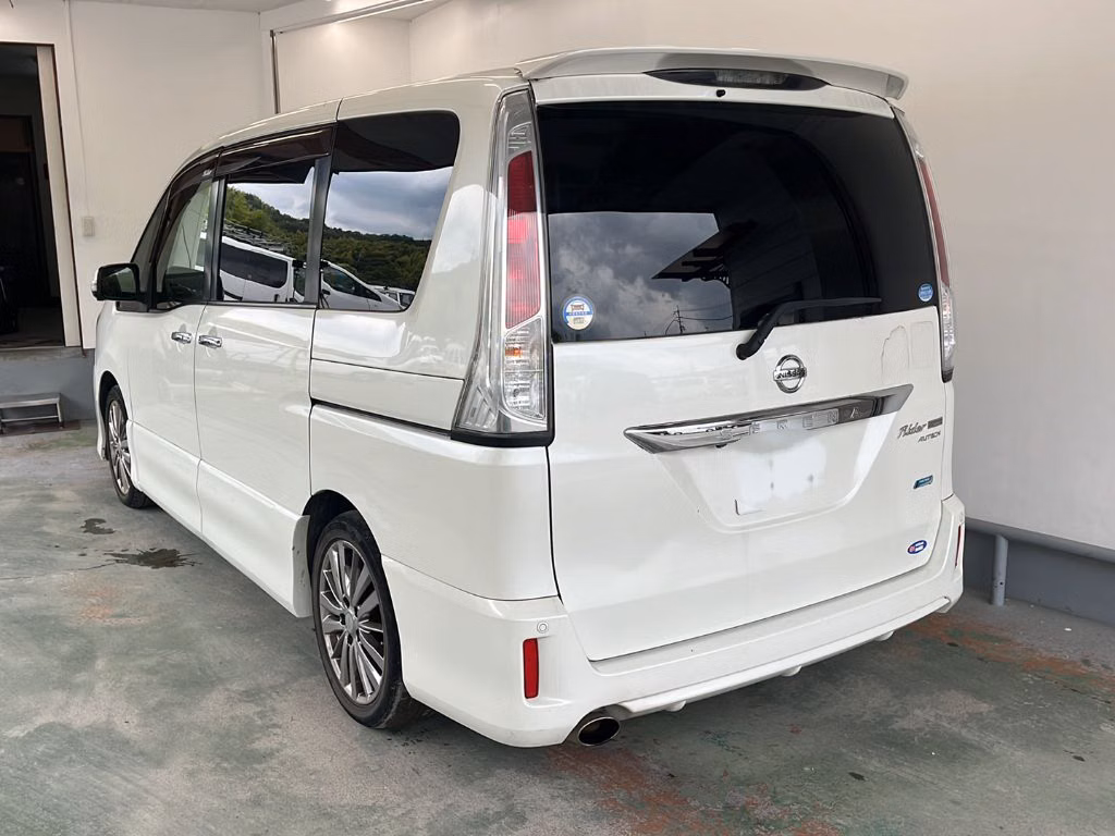 NISSAN SERENA