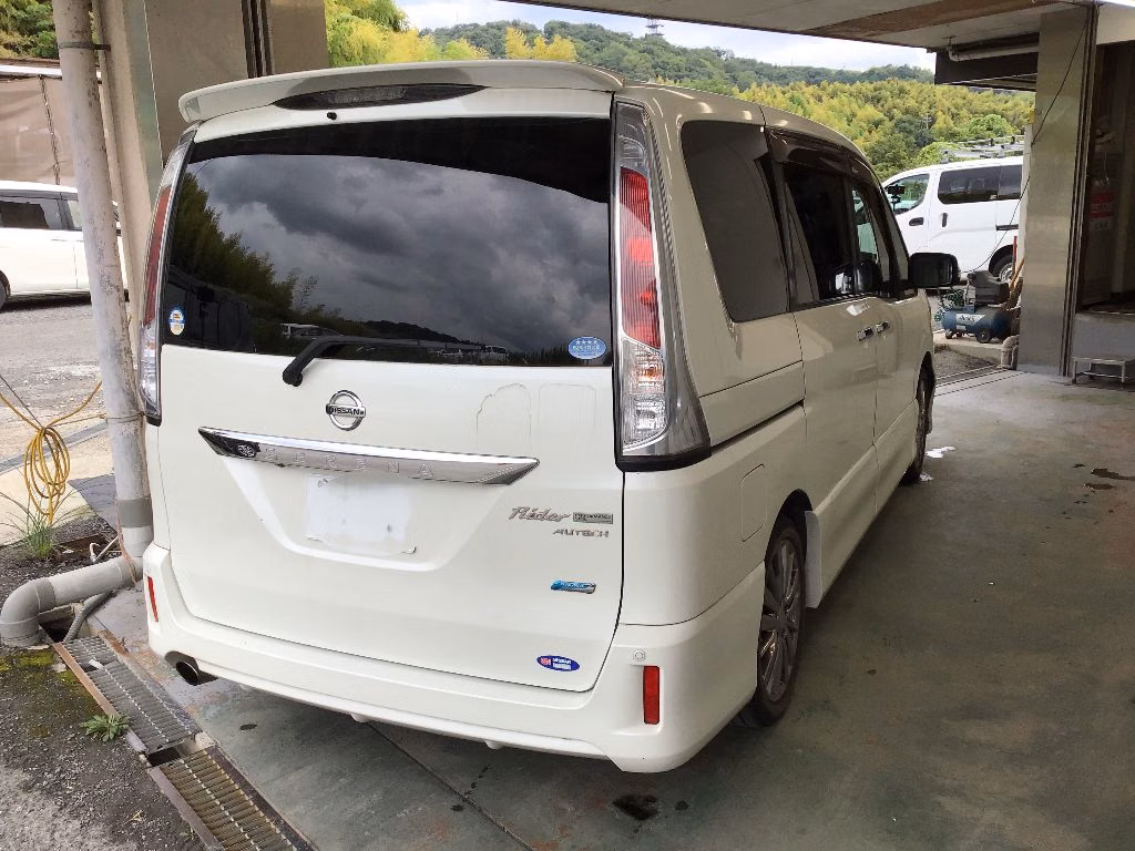 NISSAN SERENA
