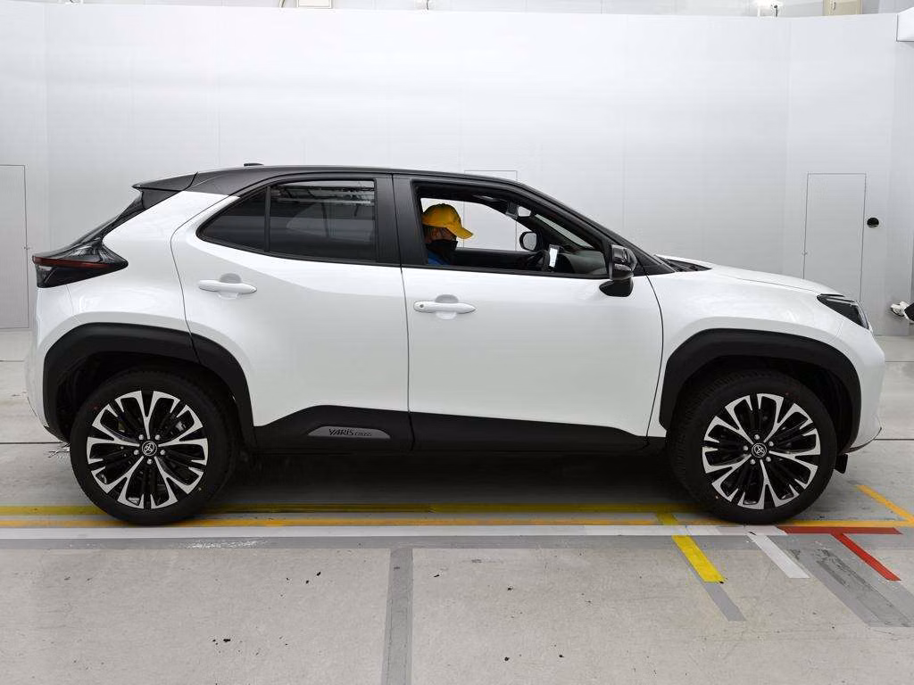 TOYOTA YARIS CROSS