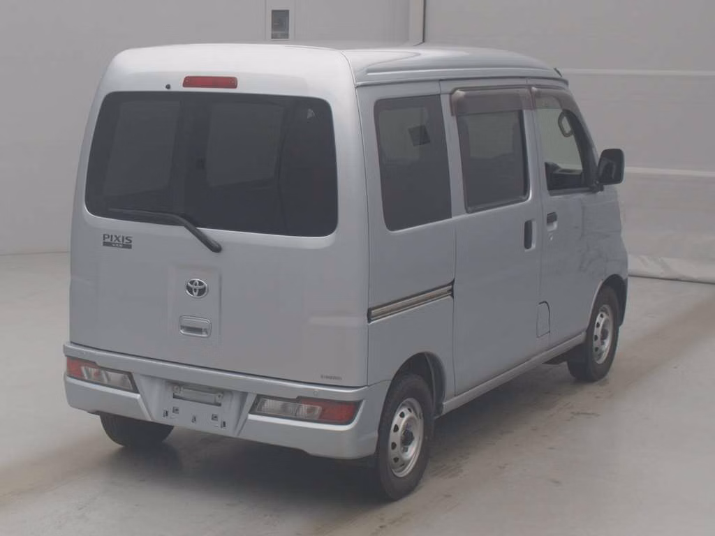 TOYOTA PIXIS VAN