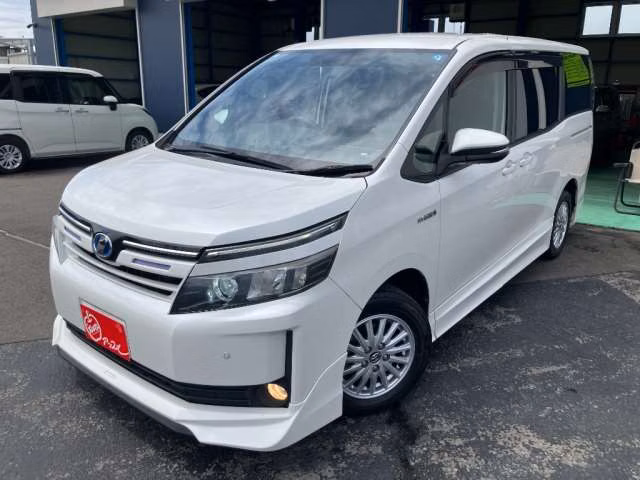 TOYOTA VOXY