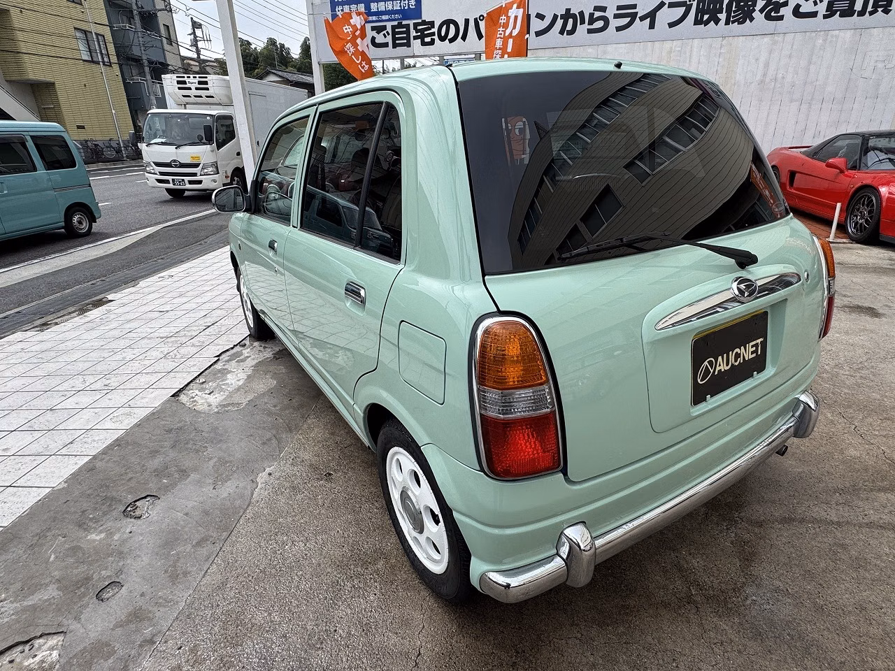 Daihatsu Mira Gino
