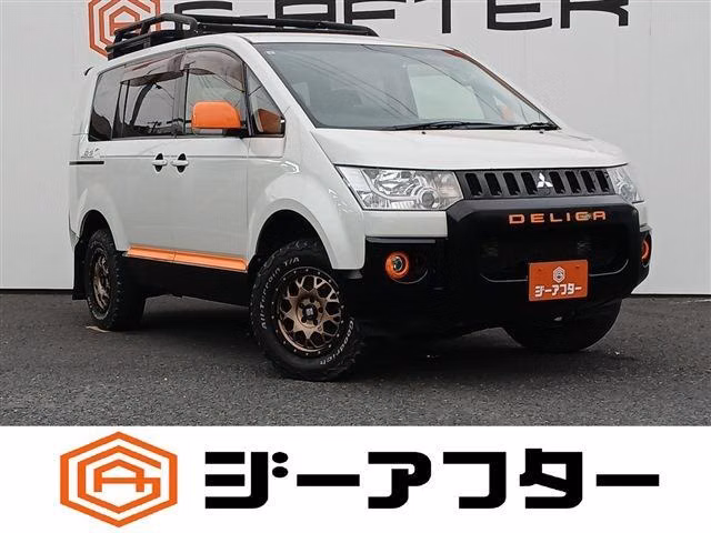 Mitsubishi Delica D:5
