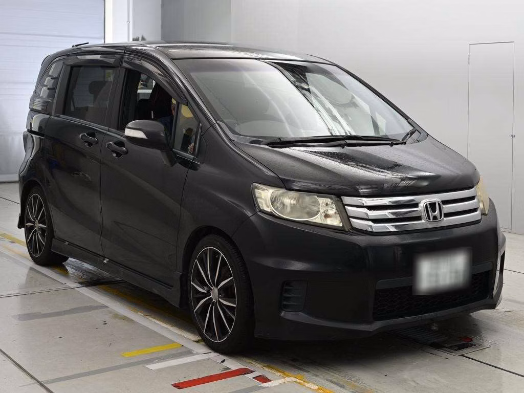 HONDA FREED SPIKE