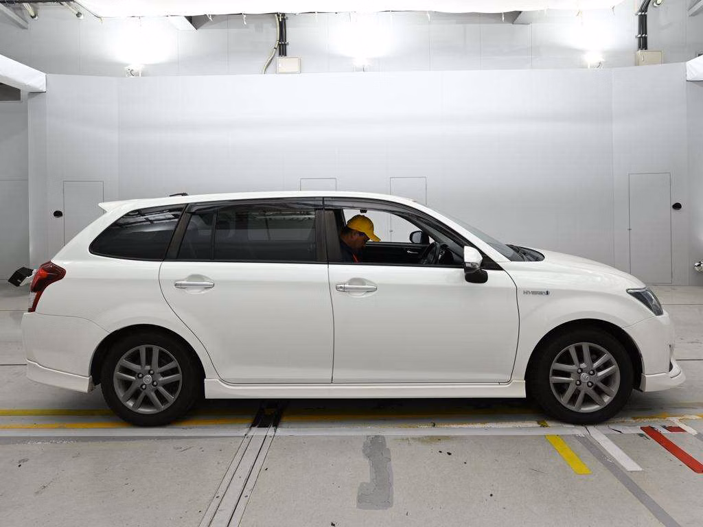 TOYOTA COROLLA FIELDER