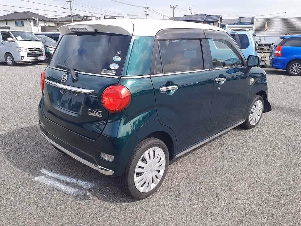 DAIHATSU CAST