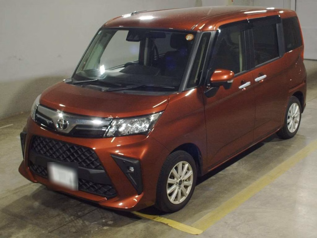 TOYOTA ROOMY