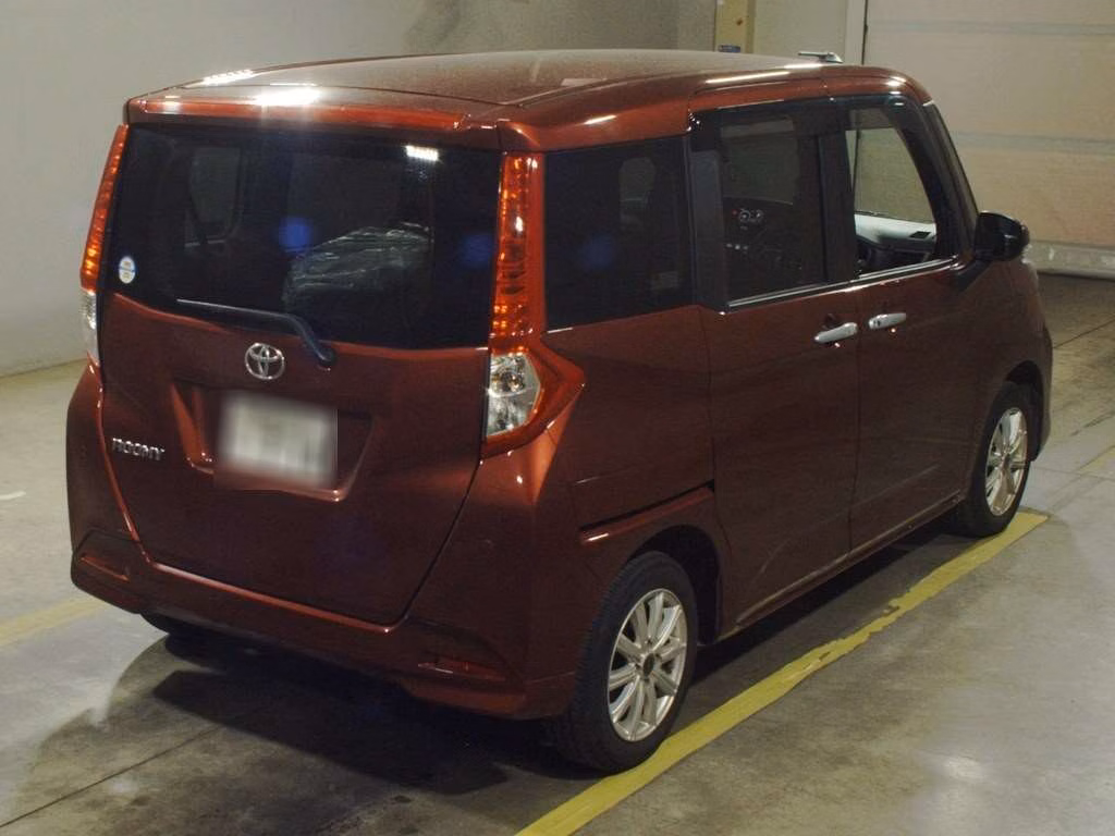 TOYOTA ROOMY