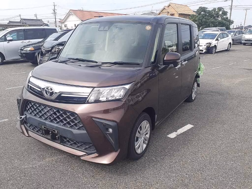 TOYOTA ROOMY