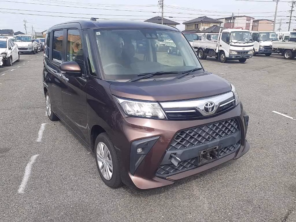 TOYOTA ROOMY