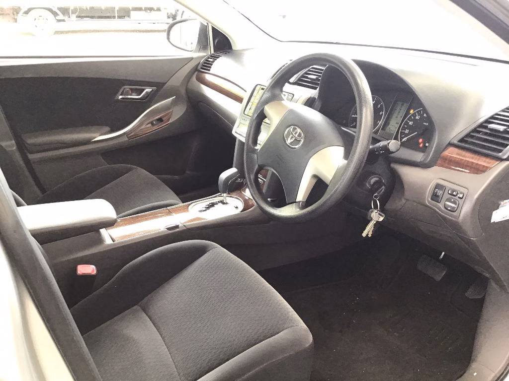 TOYOTA PREMIO