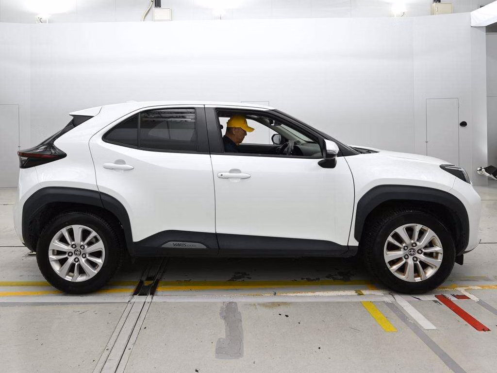 TOYOTA YARIS CROSS