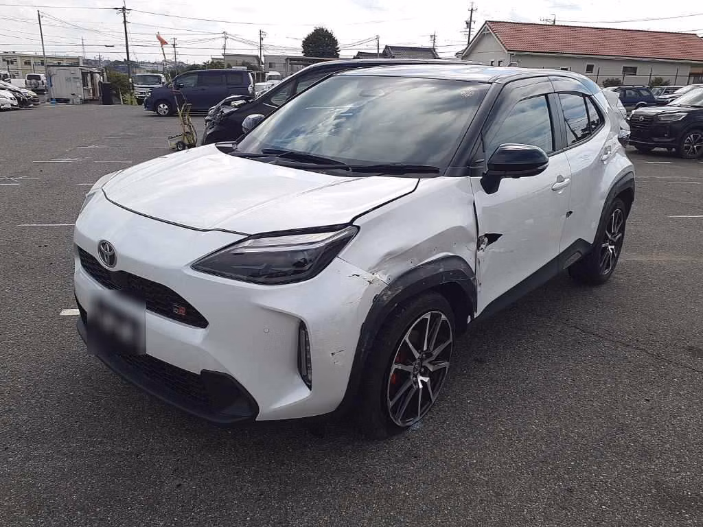 TOYOTA YARIS CROSS