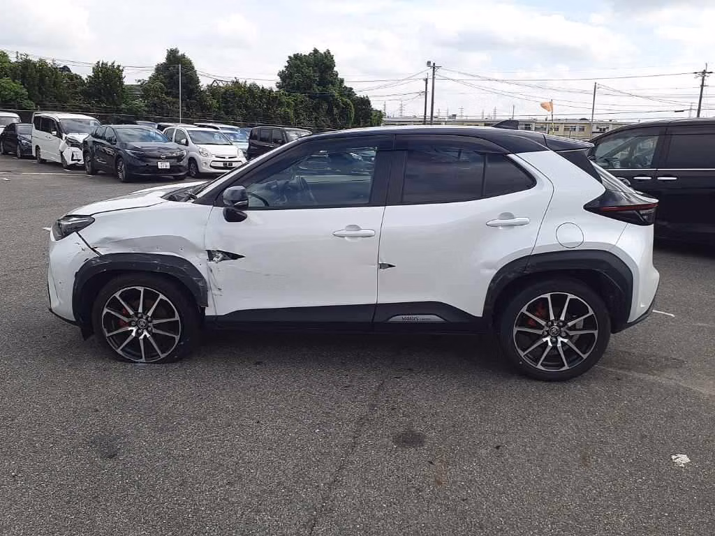 TOYOTA YARIS CROSS