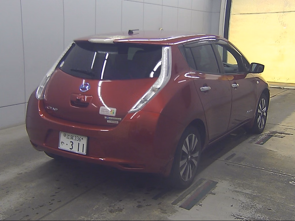 NISSAN LEAF