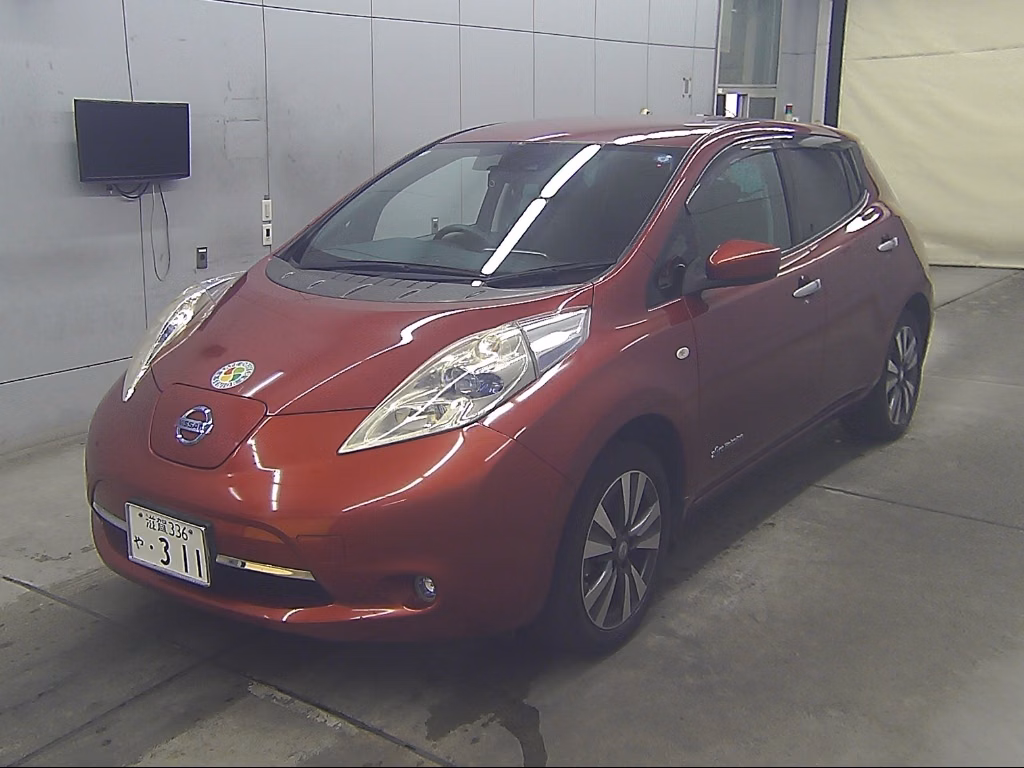 NISSAN LEAF
