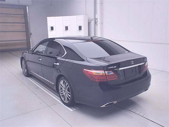LEXUS LS600H