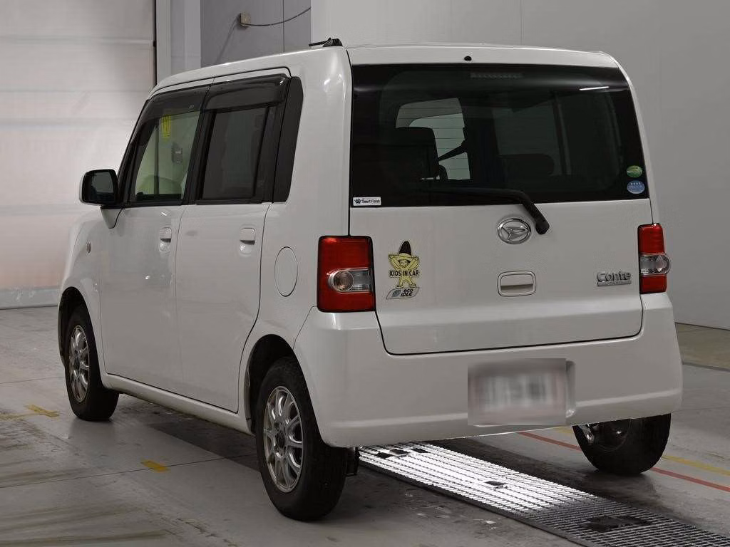 DAIHATSU MOVE CONTE