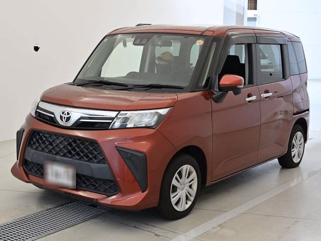 TOYOTA ROOMY
