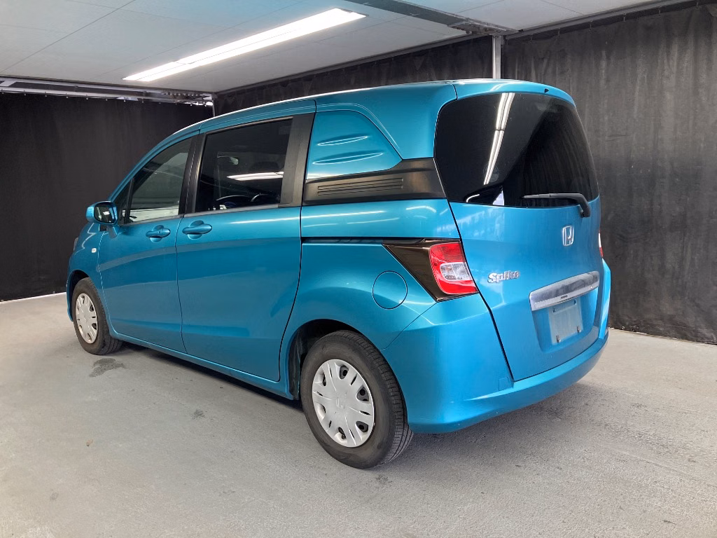 HONDA FREED SPIKE
