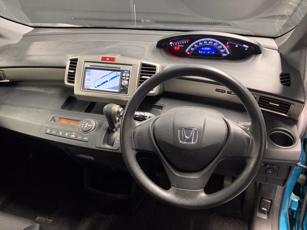 HONDA FREED SPIKE