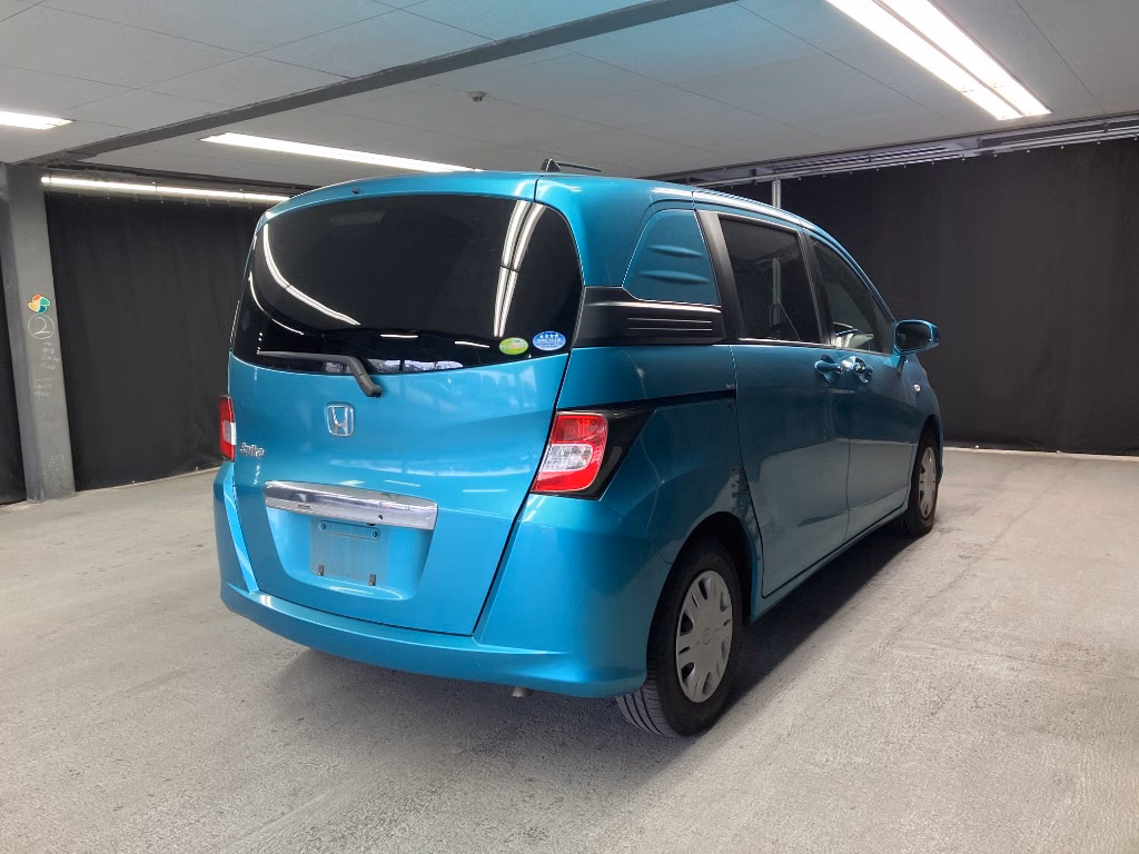 HONDA FREED SPIKE