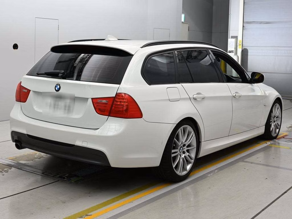 BMW 3-SERIES