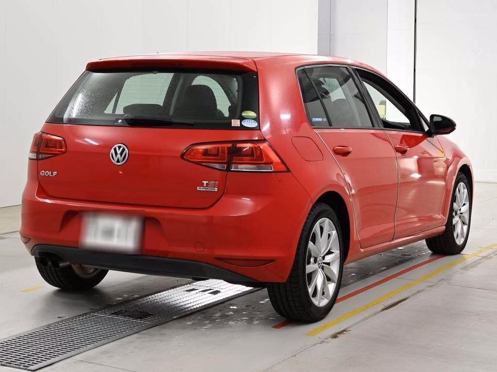 VOLKSWAGEN GOLF