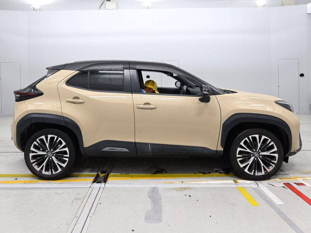 TOYOTA YARIS CROSS