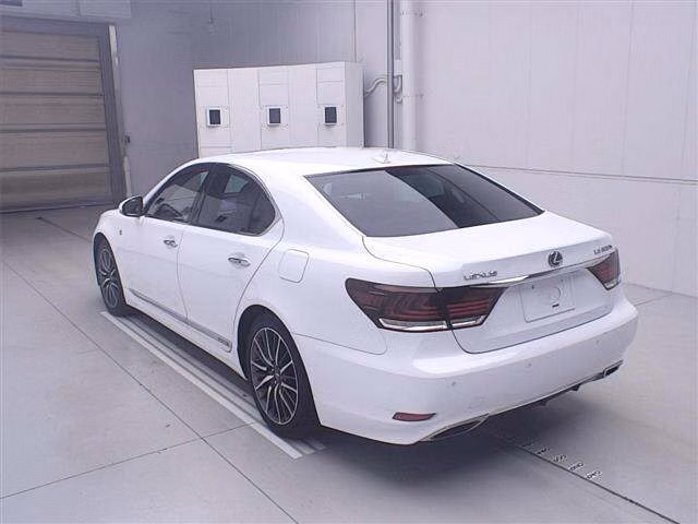 LEXUS LS600H