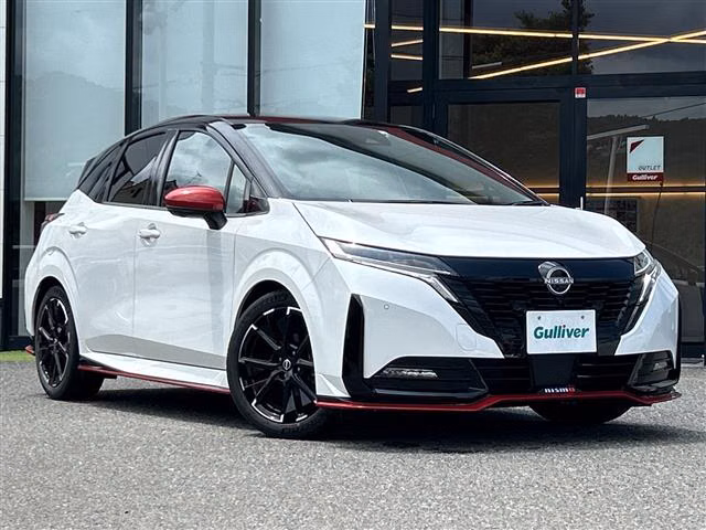 Nissan Aura