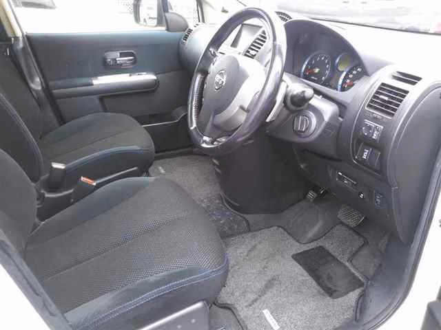 NISSAN LAFESTA