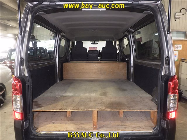 NISSAN NV350 CARAVAN