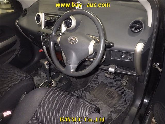 TOYOTA IST