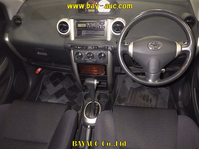TOYOTA IST
