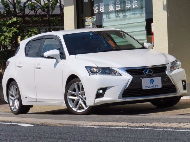 Lexus CT200h