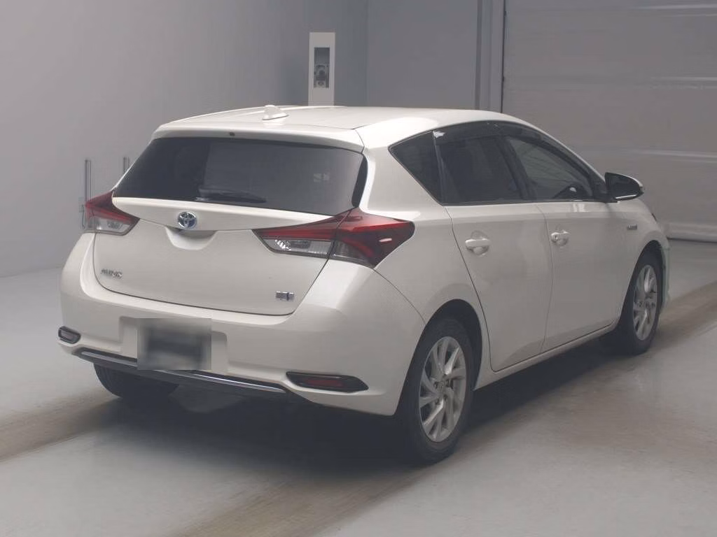TOYOTA AURIS